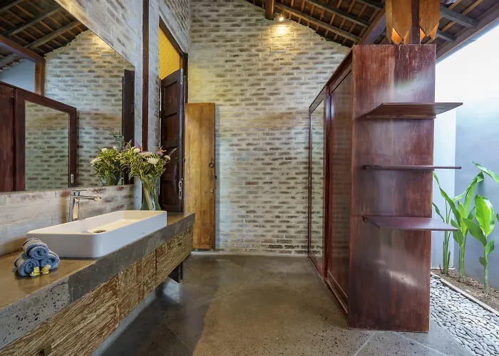 Villa Umah Kayu Canggu