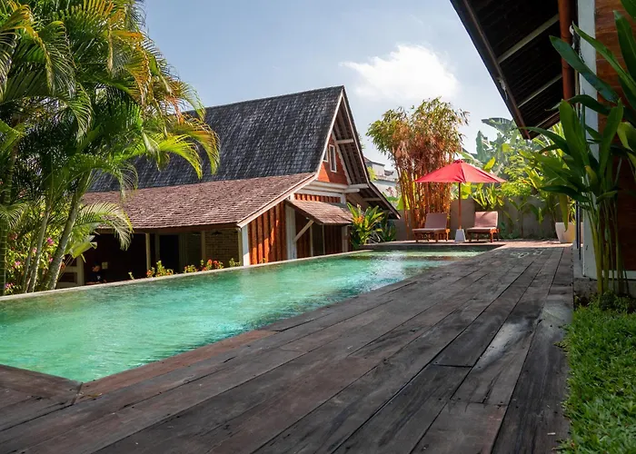 Villa Umah Kayu Canggu