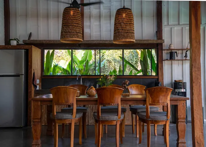 Umah Kayu Canggu