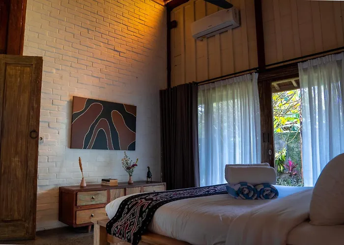 Villa Umah Kayu *